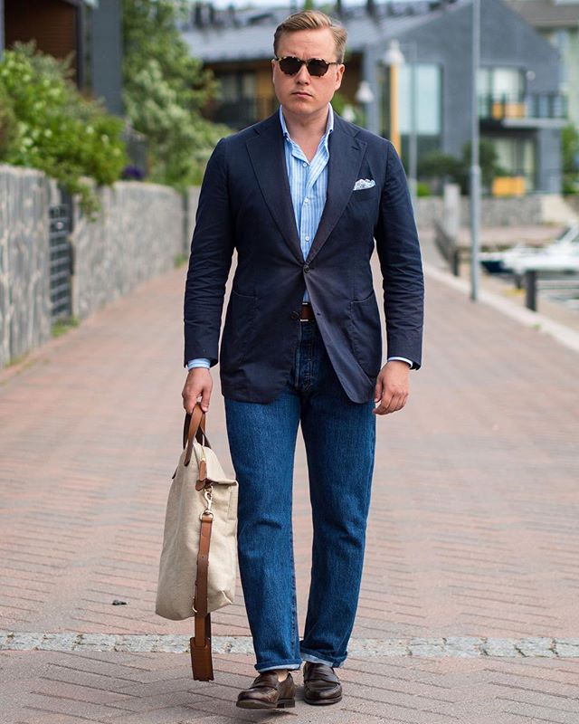 _Kaloscope's tweet image. Photo by : @thenordicfit
📷

Clothing
Shoes : #crockettandjones
Pants : #levis
Shirt : @luxire_com
Costume : #sartorial
Bag : @official_mismo

#kaloscope #dailylook #outfitinspiration #frenchblogger #pauseshots #vintagelook