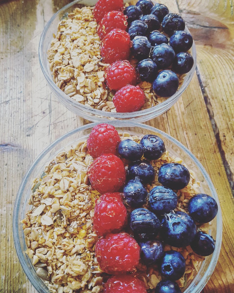 WiredCo_London's tweet photo. Hump day breakfast line-up 😍 Greek yoghurt, granola and seasonal berries drizzled with honey - yum! 👌 Ready for the match tonight? ⚽️ #happyhumpday #matchday https://t.co/f4DYQolOH2