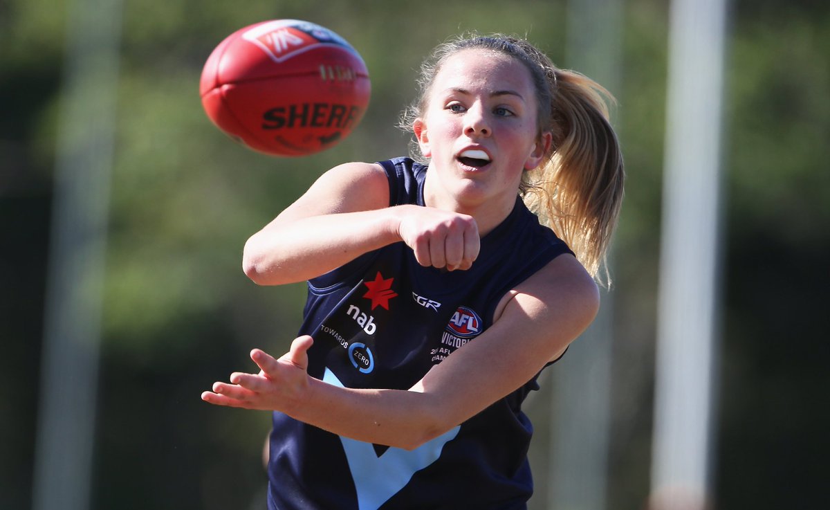 Mixed results today for the <a href="/aflvic/">AFL Victoria</a>  teams at the <a href="/aflwomens/">AFL Women's</a> U18 Championships.

#VicMetroU18W suffered its first defeat of the Champs to <a href="/AFLQ/">AFL Queensland</a> , while #VicCountryU18W recorded back to back wins defeating Central Allies.

#AFLWU18s Results: bit.ly/2u8APRA