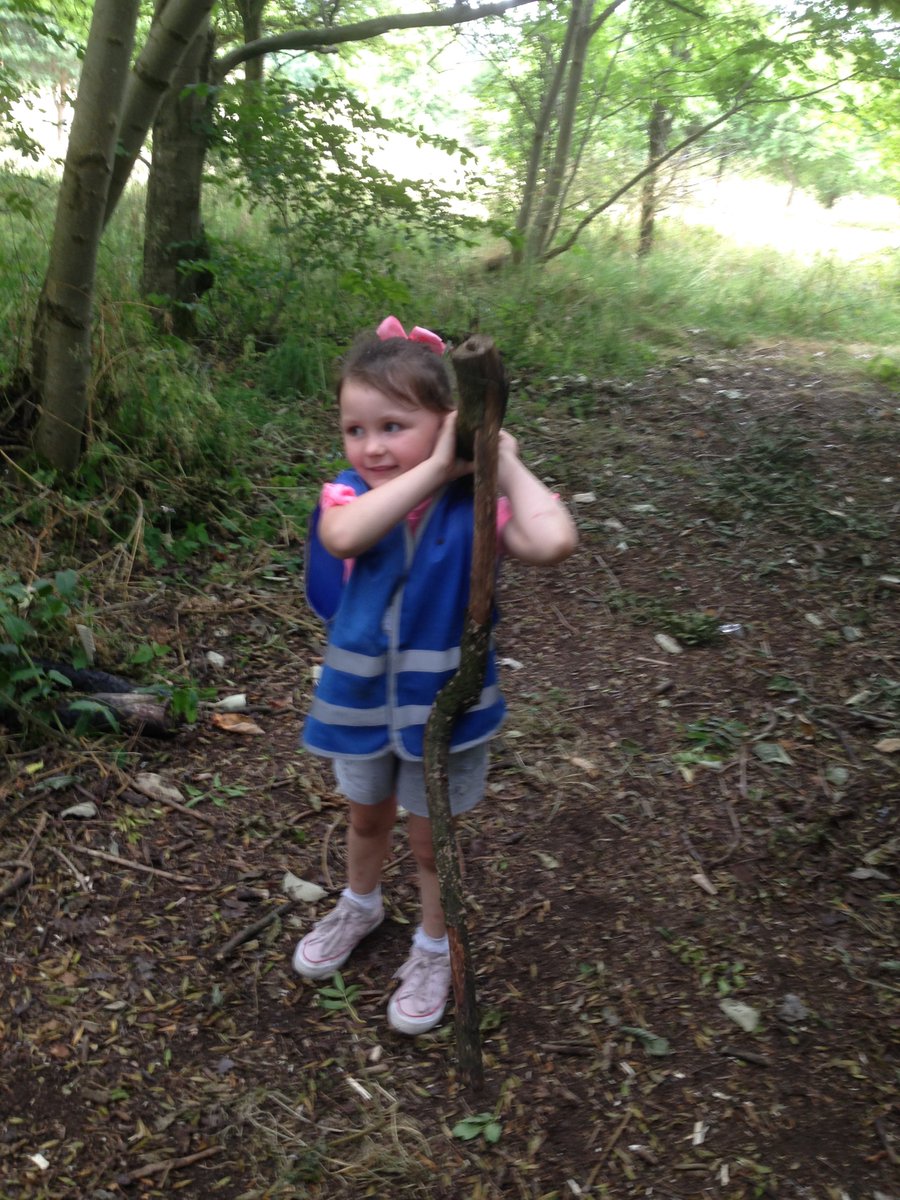 Connect2oosc's tweet photo. Den building in the forest #outdoorlearning #learninginplay https://t.co/rnVnjIXq7Q