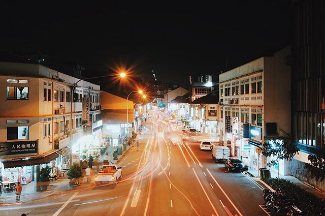 The Streets of Singapore #jornstraten #singapore #asia #streetphotography #livefolk #igsingapore #travel #wondermore #instagood #fujilove #xpro2 #fujifeed #featureshoot #noicemag #citylights #lekkerzine #ignant #myfeatureshoot #paperjournalmag #broadmag … ift.tt/2JaiFnf