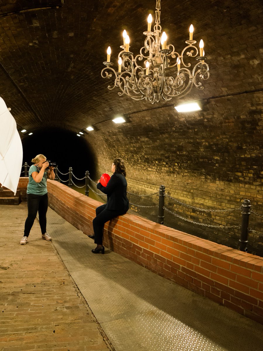 Eurydike auf dem Weg in die Kölner Unterwelt ― zum Fotoshooting. 
 »Orpheus in der Unterwelt« feiert am 29.09.18 Premiere.

Zur Veranstaltung &gt;facebook.com/events/1936111…

Mit Magdalena Spinn Photography &amp;  Esther Hilsberg