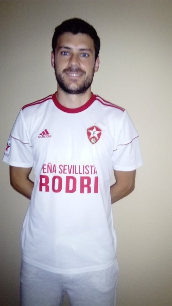 loschichosfc's tweet photo. Para los que no lo adivinais, aqui os lo mostramos mejor. @pjmarinm bienvenido, te deseamos lo mejor en esta nueva aventura y que disfrutemos de tu futbol. #vamoschichos https://t.co/dAUmaWJjYt