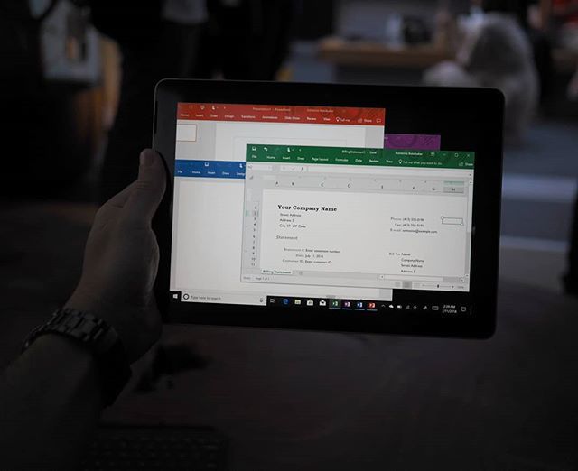 Surface Goってどんなの 実機を触ってきたぞー お絵描きやofficeなどの作業 ブログ更新に良さそう W まにぴん