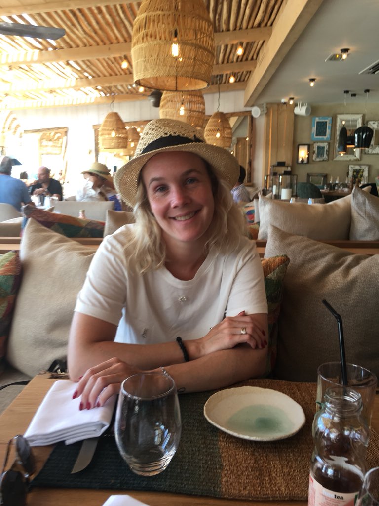 kimapeders's tweet photo. Da koser kona, familien og undertegnede seg i St.Tropez. Sinnsyke båter til titalls millioner, Leonardo Dicaprio, Dior og alt som hører med hos fiffen. 
Kona er godt fornøyd og da er mannen også det 😄😄
Gleder meg til søndag, da er jeg hjemme igjen og klar for kamp ⚽️⚽️ https://t.co/dt0ZzcfgU9