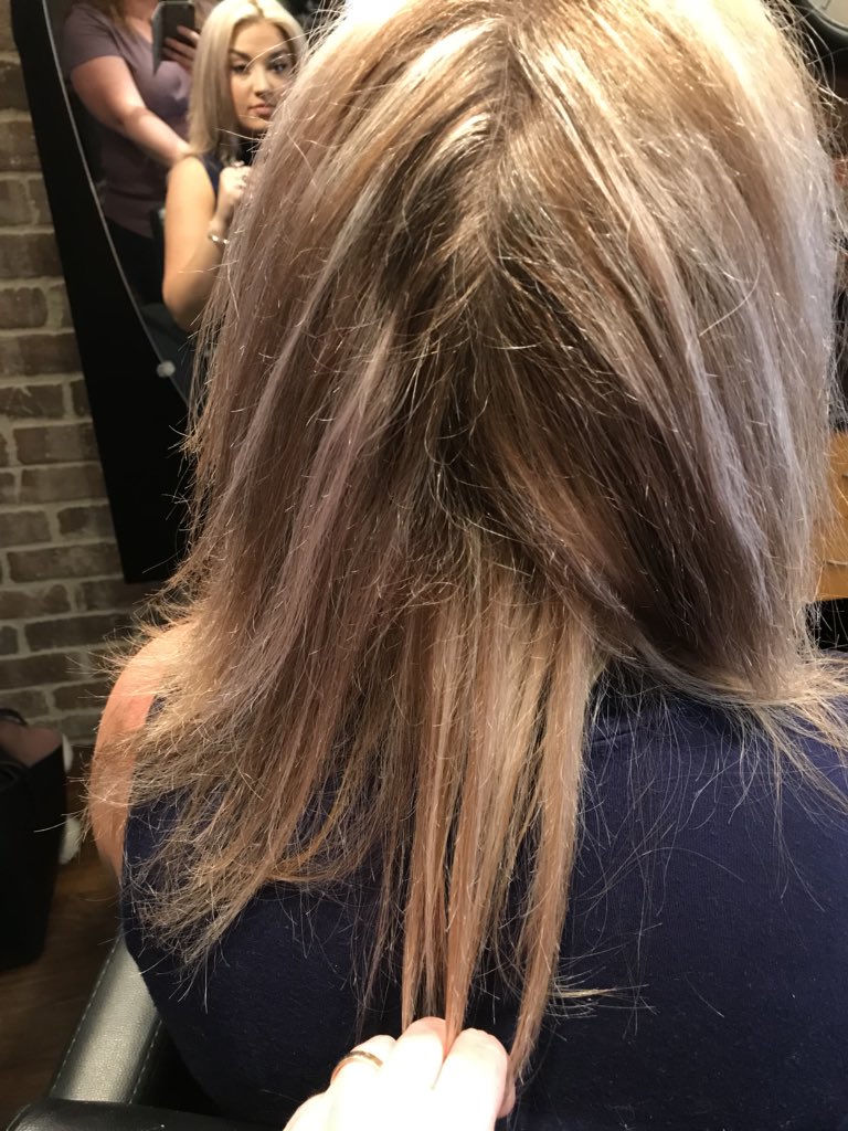 Jenn_Trump's tweet photo. One of my color corrections!*This was a 4hr session. Before picture, inconsistency color placement/variation of colors. After picture,work of art! Hair Integrity kept🅱️3️⃣💪🏻request JENN! 570-424-6461🎨 #JennTrump #JTHsalon #BrazilianBondBuilder #b3 #b3Salon #ColorCorrection https://t.co/IvI0xvKWHp