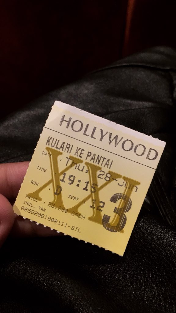 Nonton #KulariKePantai untuk kedua kalinya. Tetep hangat, manis dan menggugah. Definitely one of my favorite movie this year. Terima kasih <a href="/MilesFilms/">Miles Films</a> sudah mempersembahkan karya indah ini!