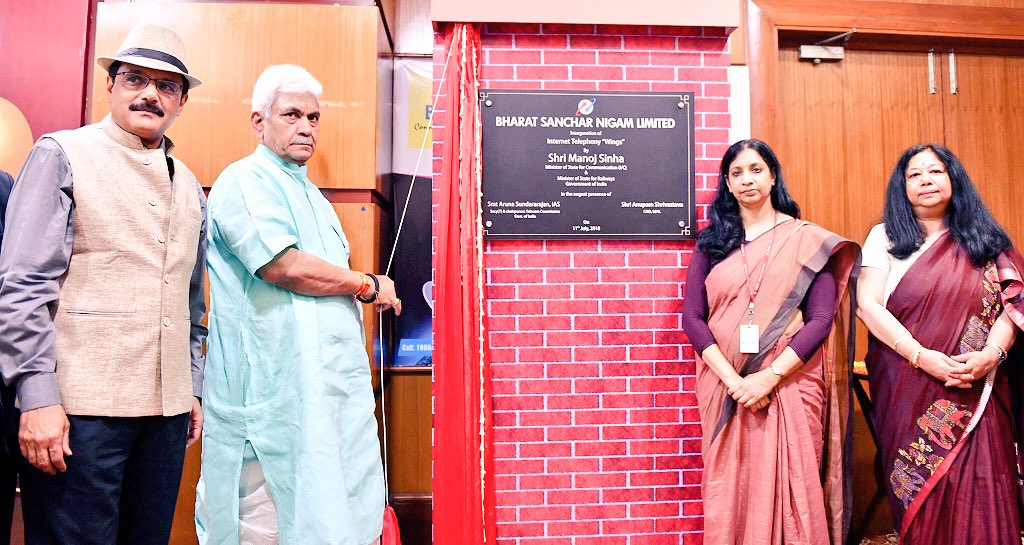airnewsalerts's tweet image. Communications Minister Manoj Sinha launches #InternetTelephony service of BSNL at a function in New Delhi.