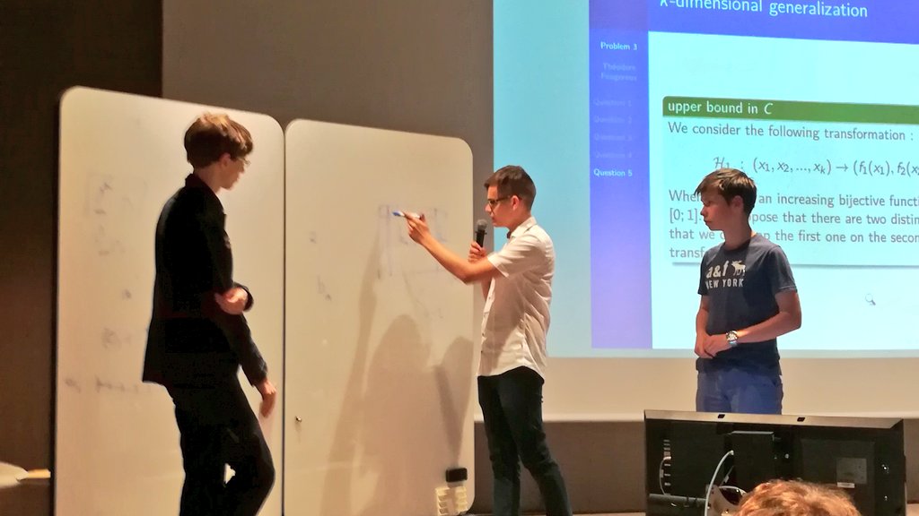 ITYM2018's tweet photo. Final stage of the Grand Final of #ITYM2018 at @SG_InsideIT. The authors of the problems ask questions to the participants. @Asso_Animath https://t.co/zGca1dpwnL