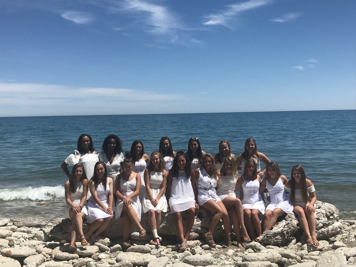 burlingtoncheer's tweet photo. Day ✌🏻 was a success, Rockets are ready for Day 3! 🚀🙌🏻🤗💙⭐️😍👑 https://t.co/thUWmz1CYZ