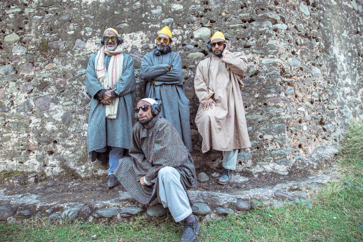 fay_alif's tweet image. #HaGulo is the first Kashmiri folk song on any leading music platform right? Coke Studio has made songs in Urdu, Punjabi, Pashtu, Baluchi, Turkish, Siraiki.. Am i missing any language? #CokeStudioExplorer