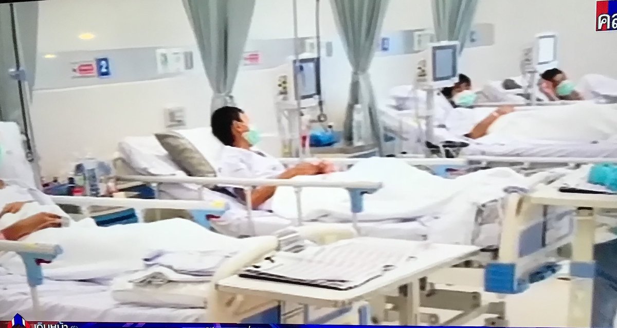suthichai's tweet photo. หมูป่าฟื้นตัวอย่างรวดเร็วในโรงพยาบาลเชียงราย! https://t.co/DDpmqjE1Jv