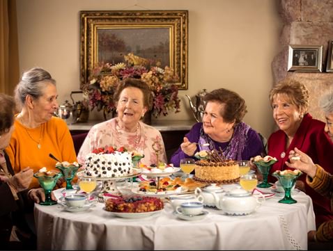 Da ottobre a marzo partirà il ciclo formativo "Il Caffè delle Nonne”, una proposta condivisa e informale per le nonne interessate, strutturata in 11 incontri presso la Libreria UBIK di #Bologna.  Iscrizioni entro il 15 luglio! urly.it/3cjc