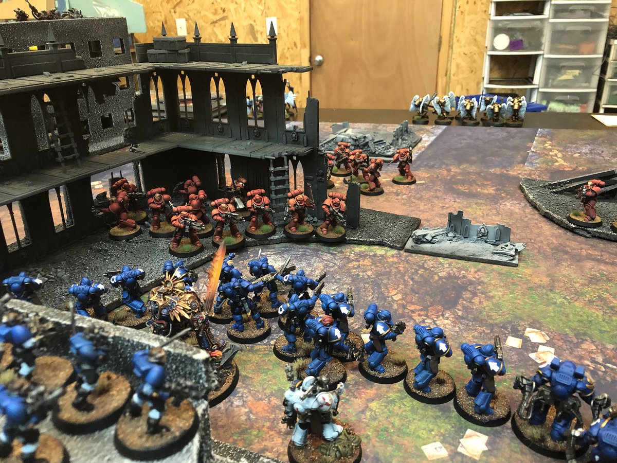 AndrewLingoes's tweet photo. Fun times last night here @WhiteMetalGames, the Blood Angels sure put up a fight but the Ultramarines came back and hit hard, good times all around and it was a great lesson for me to learn more about the assault phase in 8th Edition #WhiteMetalgames #Warhammer #warhammer40k https://t.co/4Z2fr7iyaG