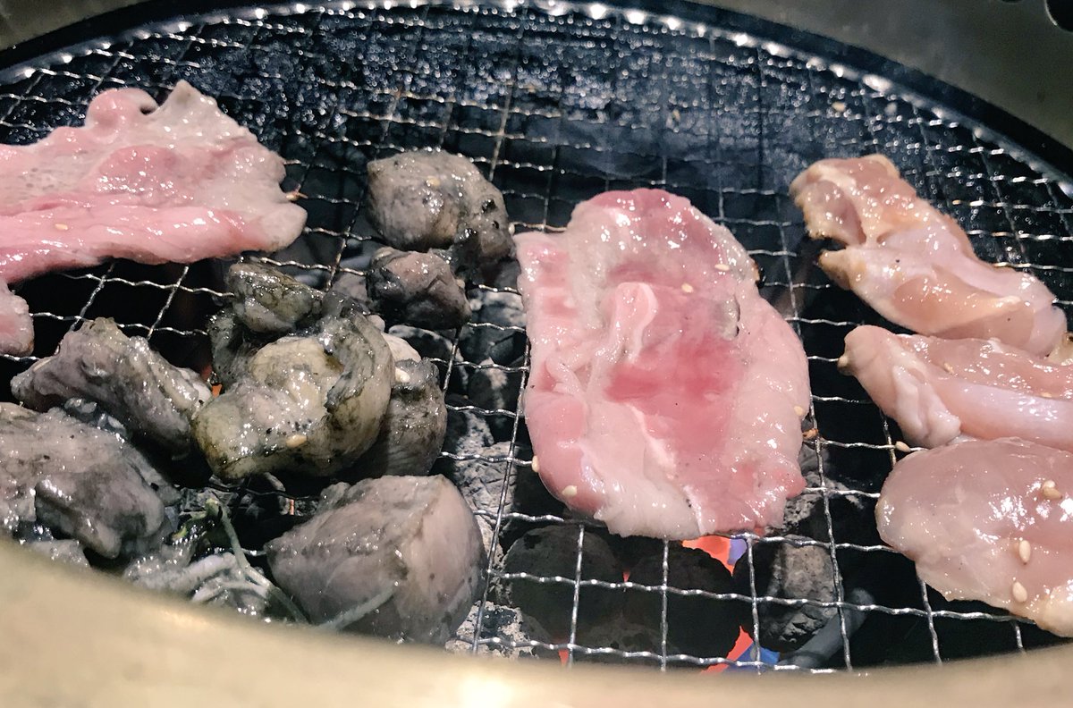 かめ アニメ垢 大分市大在にある焼肉ダイニングjujuに行ってきました 食べ放題プランの種類が豊富 安いもので1280 確か プランによっては厚切りのタンが楽しめるのが個人的に 安いプランでサラダとデザートも食べ放題に入っている点も