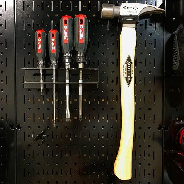 LazyGuyDIY's tweet image. One of my favorite sections of #toolstorage on my #wallcontrol #pegboards 👌🏻What’s your favorite #organizedspace in your #workshop ?? #workspacegoals #shoporganization #handtools #pin #fb #lazyguydiy ift.tt/2zt3czn