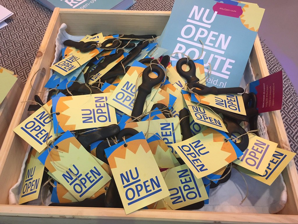 peerilse's tweet photo. Met veel plezier werkte ik de afgelopen 2,5 jaar voor het Leer- en Expertisepunt Open Overheid. Omdat ik afscheid neem en voor 5 maanden naar Latijns-Amerika vertrek schreef ik een afscheidsblog. Dag Open Overheid, hasta luego: https://t.co/f9pwVF2Fe1 https://t.co/7UXDE2qFq5