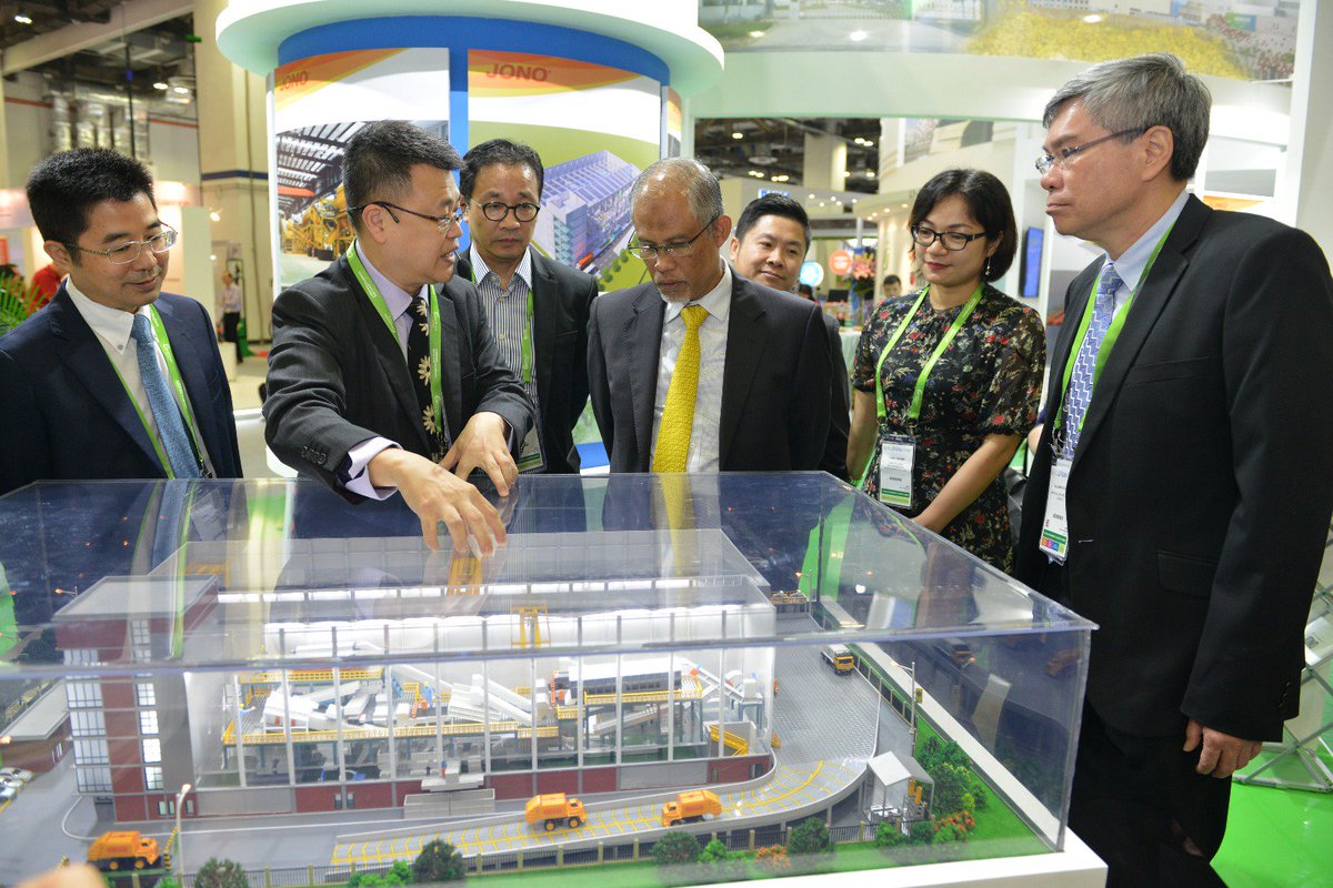 CleanEnviro Summit Singapore (@cessingapore) on Twitter photo Earlier today, @MEWRsg's Minister Masagos Zulkifli (<a href="/MasagosZ/">Masagos Zulkifli</a>) toured the #CESS2018 expo at Marina Bay Sands. He spoke with exhibitors from various booths, as they shared the latest development in cleanenviro solutions in Singapore. Earlier today, @MEWRsg's Minister Masagos Zulkifli (<a href="/MasagosZ/">Masagos Zulkifli</a>) toured the #CESS2018 expo at Marina Bay Sands. He spoke with exhibitors from various booths, as they shared the latest development in cleanenviro solutions in Singapore.