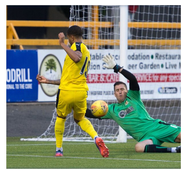 j19goalkeeping's tweet photo. @nparrygk of Alloa Athletic FC makes a save in his GIGA Hybrid against @falkirkbairns last night #trainthewayyouplay #j19goalkeeping #goalkeeper #gloves #j19 #goalkeepergloves #followme #goalies #gkunion #football #preseason #preparation https://t.co/qVBrDV7Y0a