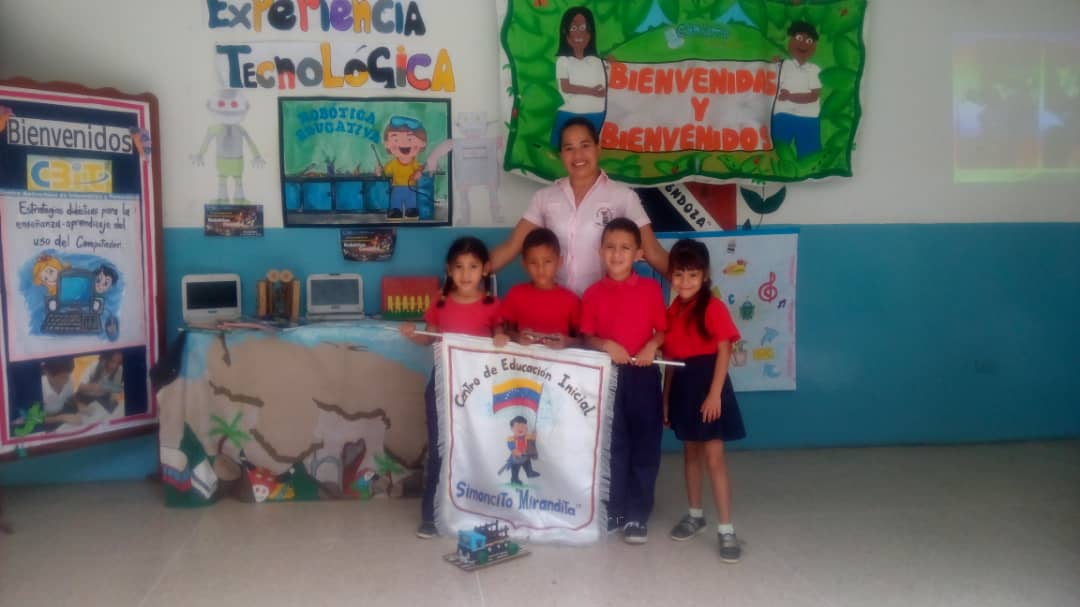 CBITLosCardones's tweet photo. Exposición de experiencias tecnológicas de Robótica creativa  de CBIT Bejuma, Miranda, Montaban y Libertador @cbitcarabobo @vane_prieto @Fundabit @MPPEDUCACION @JauaMiranda https://t.co/XZw3fkxQKY