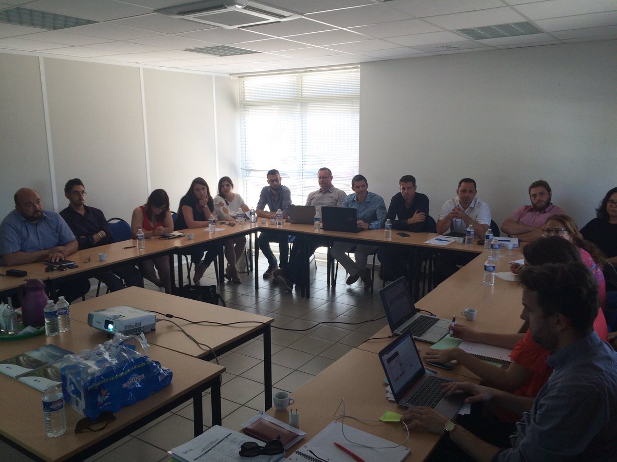 Nouvelle réunion du club des jeunes transporteurs de @FntvPacaCorse la révolution numérique et la transition énergétique au cœur des débats et réflexions avec la participation de Noel Thiefine de <a href="/FNTVFrance/">FNTV France</a> et Pierre Trami de <a href="/GRDF/">GRDF</a>