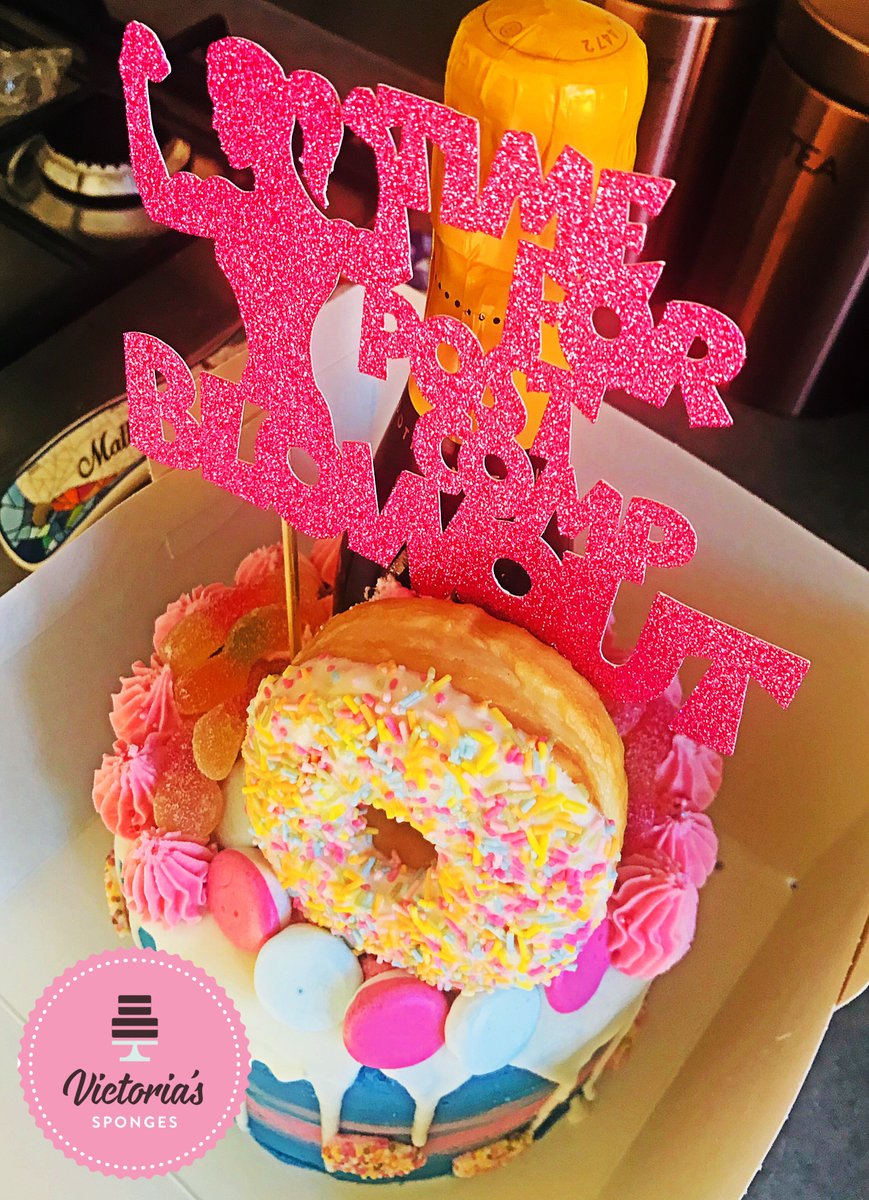 VicSponges's tweet photo. #cake - the perfect way to celebrate your post comp #blowout #fit #fitfam #comp #postcomp https://t.co/uC40tFkN11