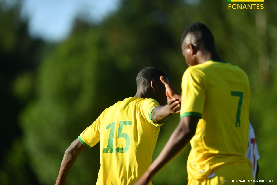 C'est terminé ⏱ Le FC Nantes s'impose 5-0 face au SC Chênois et continue de perfectionner ses automatismes.

⚽⚽⚽ <a href="/EmilianoSala1/">Emiliano Sala</a> (9',28', 29')
⚽⚽ <a href="/Coulibaly_26/">Coulibaly Adam</a> (77', 81')

Merci et bonne continuation, <a href="/CSCHENOIS/">CS CHENOIS</a> !