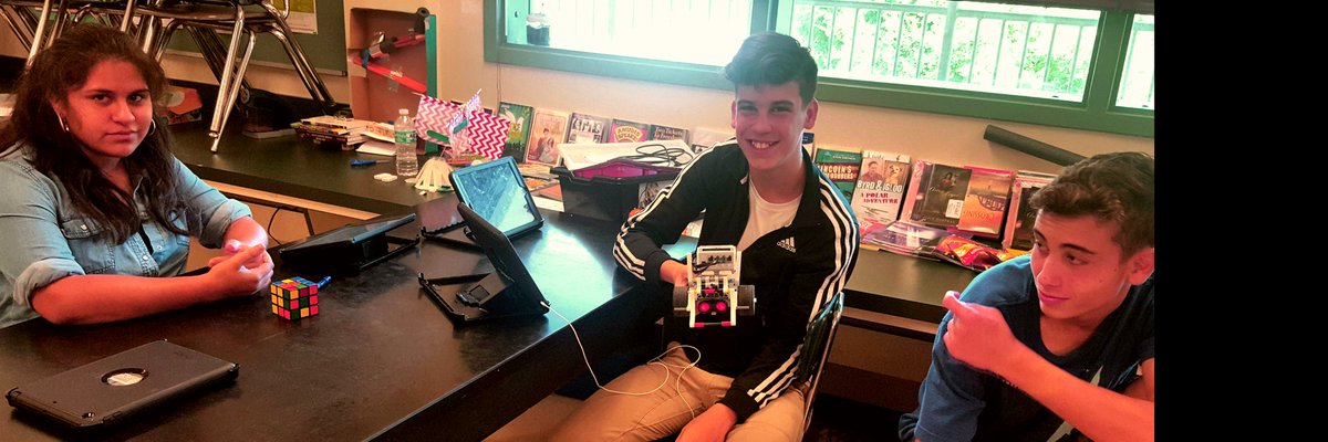 lauraf422's tweet image. Lego @Mindstorms_EV3 have taken over @delandbulldogs Step ⬆️ 2 STEM summer camp! @VolusiaSTEM #vcssummer