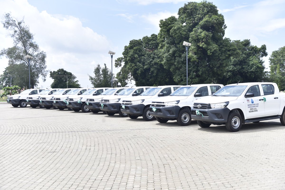 GovKaduna's tweet photo. Governor Nasir Ahmad @elrufai together with Deputy Governor, @bantexkd and other Senior Government Officials are at the Commissioning of the Sanitation Hygiene &amp; Water in Nigeria (SHAWN II) Project Vehicles for LGAs in Kaduna State, donated by @UKaid and @UNICEF_Nigeria https://t.co/tjuxEkAqws
