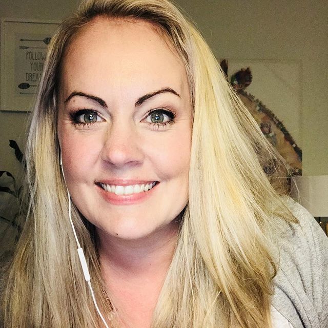 clairebarts's tweet photo. Kicked arse running my Amplify Your Reach webinar today... if only I could remember to hit record at the start instead of halfway through once in a while...
#doh #webinar #amplify #recoveringperfectionist #yourvibeattractsyourtribe #entrepreneur #goaldig… https://t.co/2UAl0jLF6m https://t.co/OktMoUKO3b