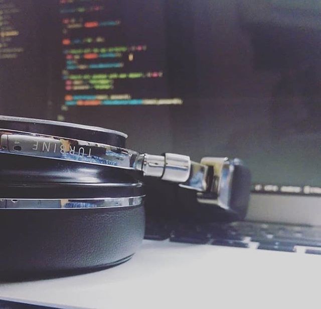 the_devlife's tweet photo. by @softja
・・・
#softja #coding #code #css3 #html5 #audio #webdeveloper #programmer #programming #computerscience #workstation #workplace #macbookpro #macbook #php #google #softwareengineering #jquery #javascript #minimalsetups #reactjs #softwaredevel… https://t.co/0DpE0KWRn4 https://t.co/FX8Qud7gfF
