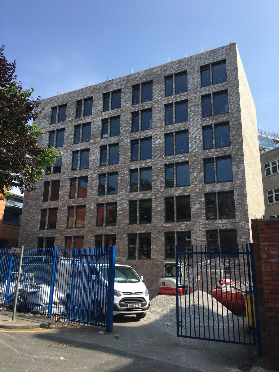 AluminateUK's tweet photo. We love supplying windows for student accommodation @Senior_Systems #SPW600 #SF52 #Fontenoy #Liverpool https://t.co/7PWPbR9E06
