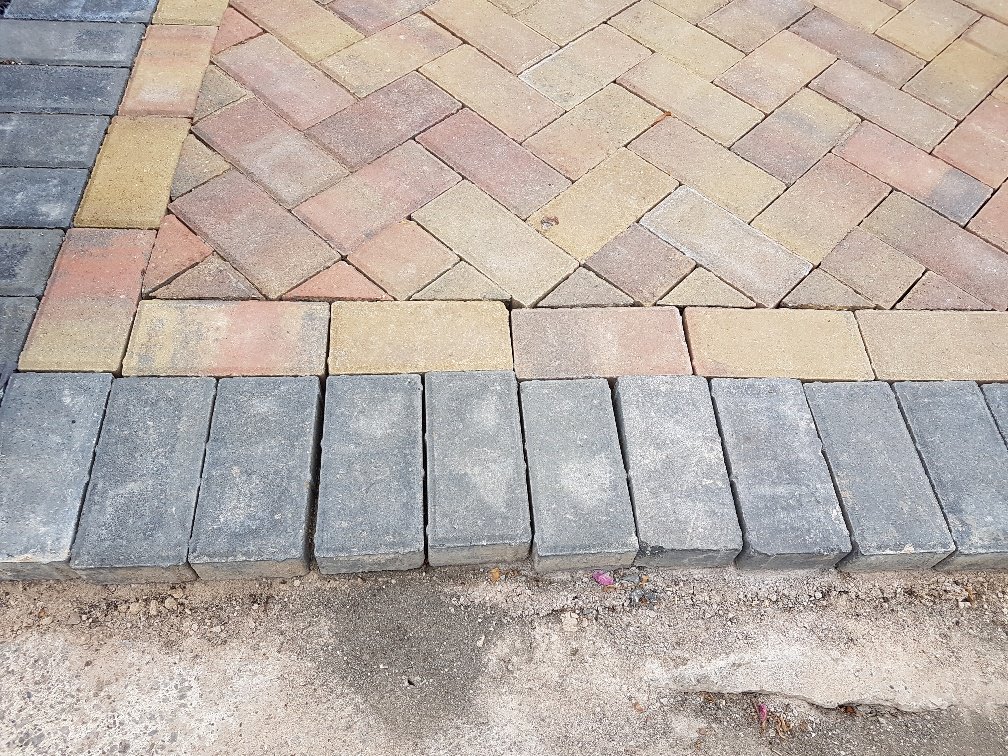 NWPWrexhamRural's tweet photo. #Roguetraders operating in #Chirk. Just been to visit 2 victims who have had driveways done. Shoddy work and been overcharged. @WalesTS @FlintshireTS @wrexhamcbc on the case as persons responsible identified. #saynotocoldcallers #NWPolice #pcsodean #pcsomartin https://t.co/2ui1ZBRfCF