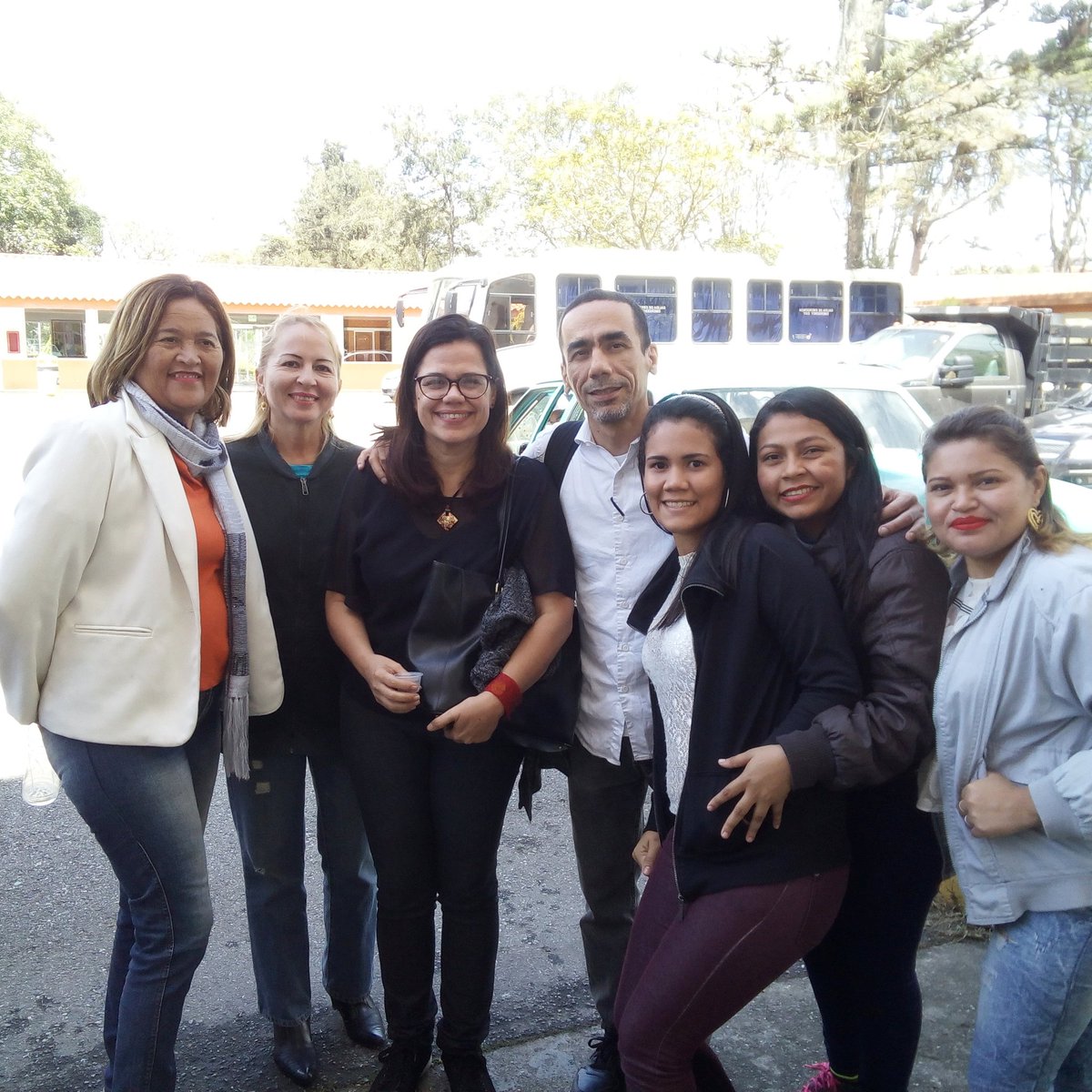 Alexandra_Azj's tweet photo. #EncuentroPopular #11Jul  SE DESAROLLO  EL CURSO NACIONAL SOBRE LA BATALLA DE IDEAS, PUEBLO COMUNICADOR- RUMBO AL IV CONGRESO #ApurePresente @taniapsuv
@blancaePSUV @PartidoPSUV @RCarrizalezPSUV @dcabellor https://t.co/7sk21OywYr