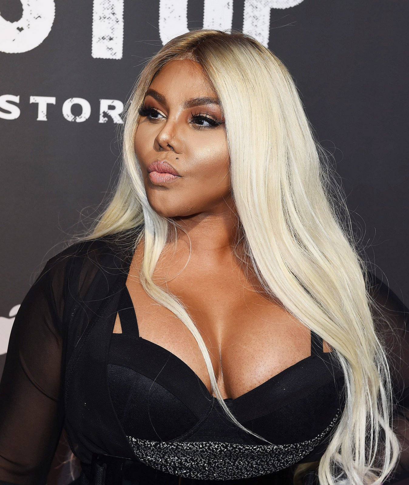 ON-AIR  Lighters up | Lil Kim | 3-6pm

Happy birthday !! 