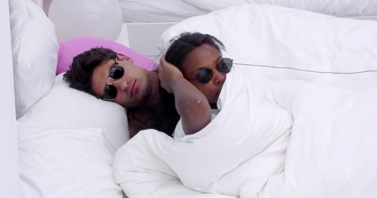 The Tab on X Why is everyone on Love Island wearing sunglasses in bed We have the answers https t denAkKttPk https t ISkIHQQeBi X