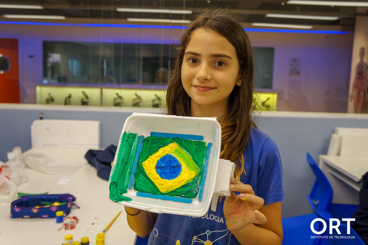 escolaortbrasil's tweet photo. INTRODUÇÃO À TECNOLOGIA
Alunos do 6º ano na disciplina de Introdução à Tecnologia, foram desafiados a projetar diferentes modelos de barcos que atendessem aos critérios de flutuabilidade, resistência, suporte de peso e visualmente agradável. #ORTBrasil #ORTLife #WorldORT https://t.co/P4HCTnCtG0