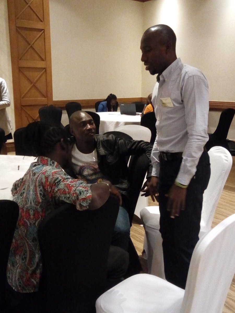 #CSOCVEhub @mmushahame Director @Kishoka9 networking with the artists from Nairobi.