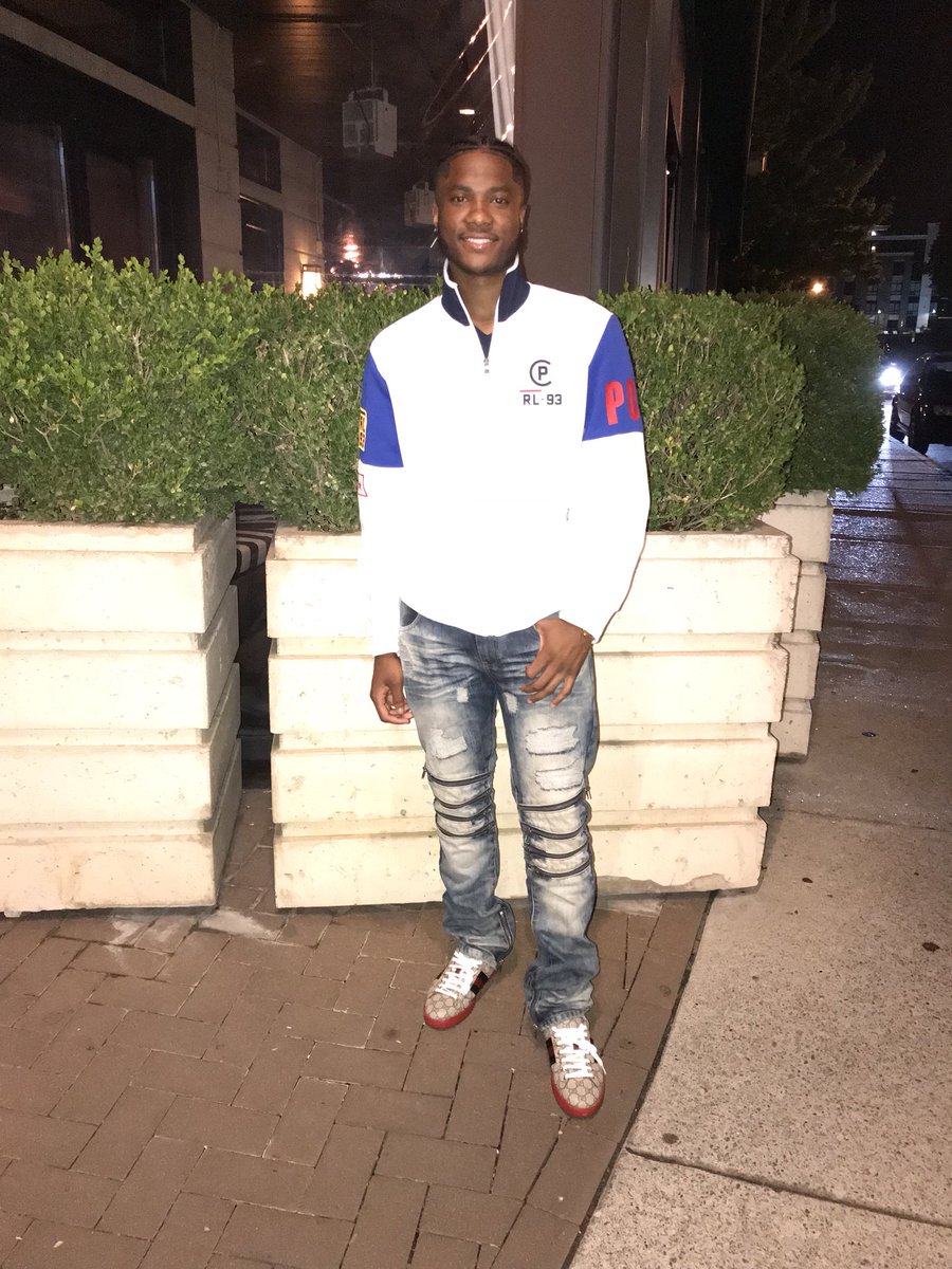 klesure4's tweet photo. S/o to my twin for giving me the best 21 years of my life ❤️💯 https://t.co/5gqziZGpqL