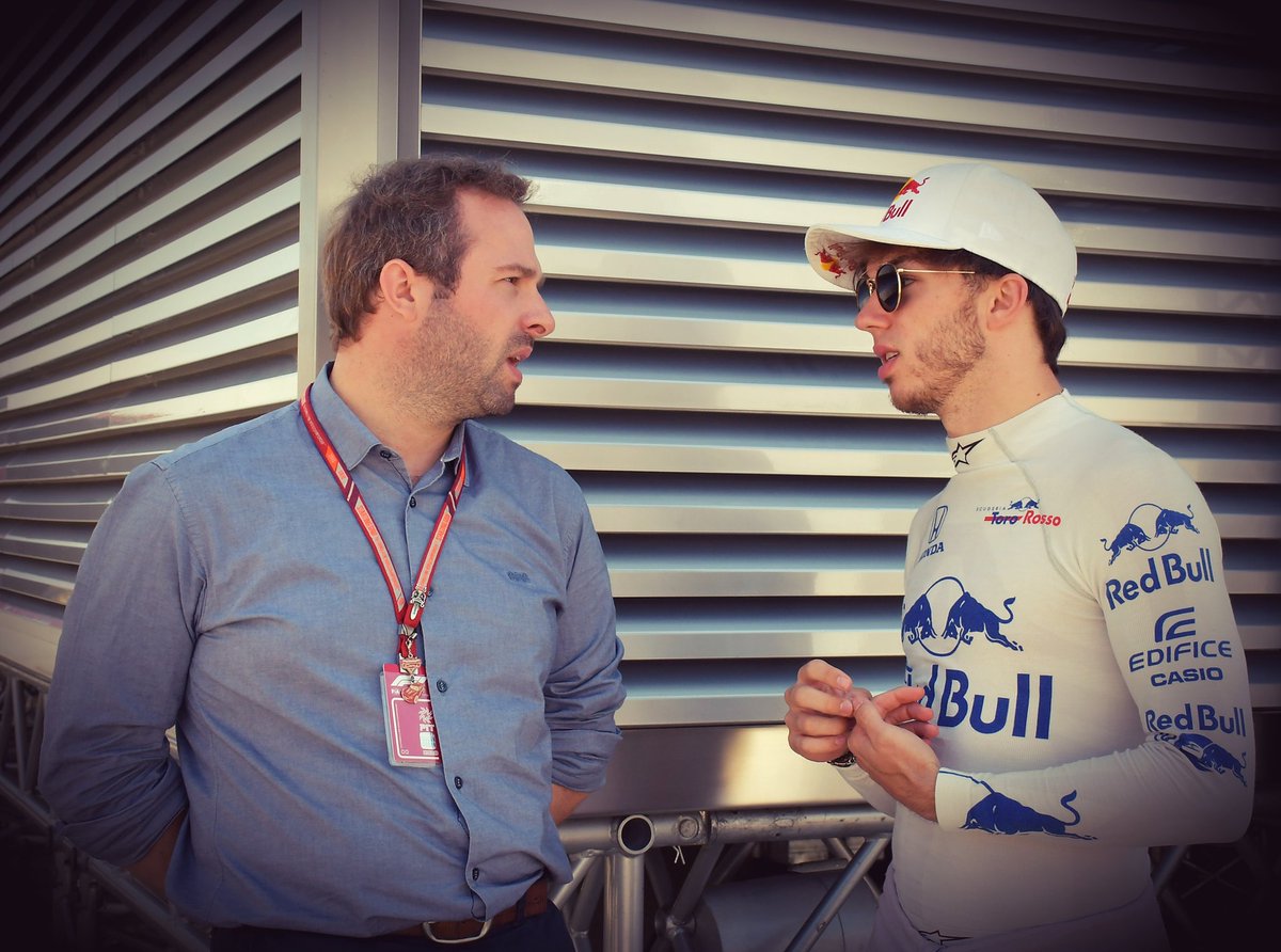 Julien_FEBREAU's tweet photo. Il n'y a pas que nos Bleus de l'équipe de France de Foot qui soient une génération de jeunes formidables.
Nos bleus de la F1 (Et des autres catégories !) sont aussi des mecs géniaux avec qui j'ai énormément de plaisir à échanger sur cette Passion que l'on partage !
#AllezLesBleus https://t.co/j9hAqDe0AN