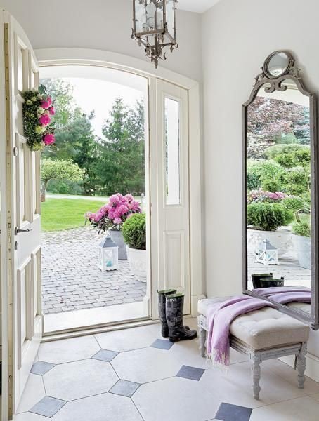 Do you have a mirror by your entrance? Check out our latest post sharing reasons why every home needs one!

mirrorize.ca/blog/loving-yo…

#custom #mirror #mirrorize