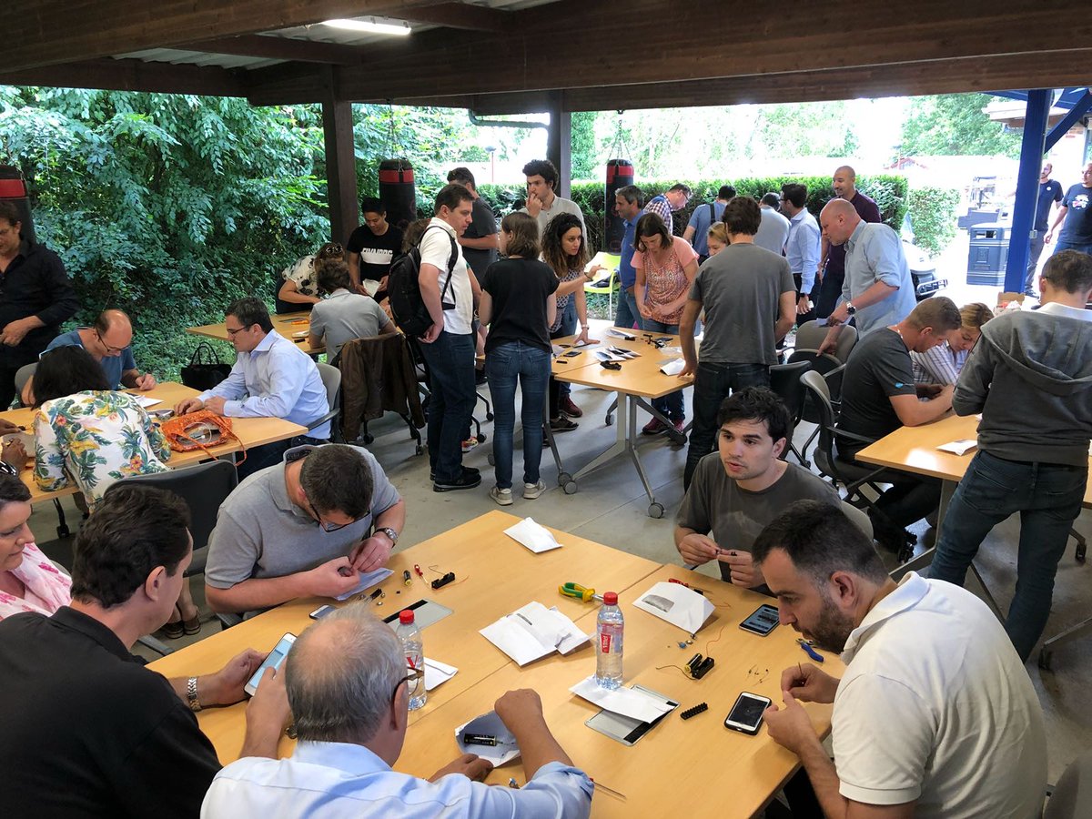 LightforceP's tweet photo. Today the French Sales Engineers worked to build the lamps we will bring to Kenya, Brazil, Senegal and Philippines in February 2019.

If you want to schedule a workshop or support our project please go to 
https://t.co/OjWZhwg9LF

#Lightforce  🇰🇪🇧🇷🇸🇳🇵🇭 @salesforce https://t.co/lcjuyO1lDS