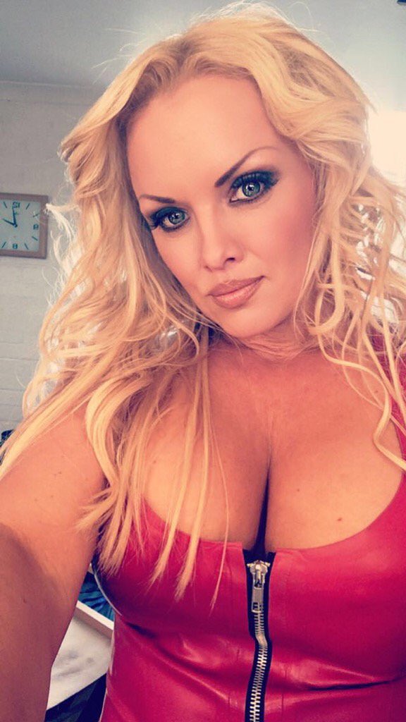 #DD available every week with the beautiful sadistic @MissFrankieBabe taking bookings now!! elle@missbrook.com ❤️ #doublethepleasure #doublethepain #doubletrouble https://t.co/bb1DfXzJZq