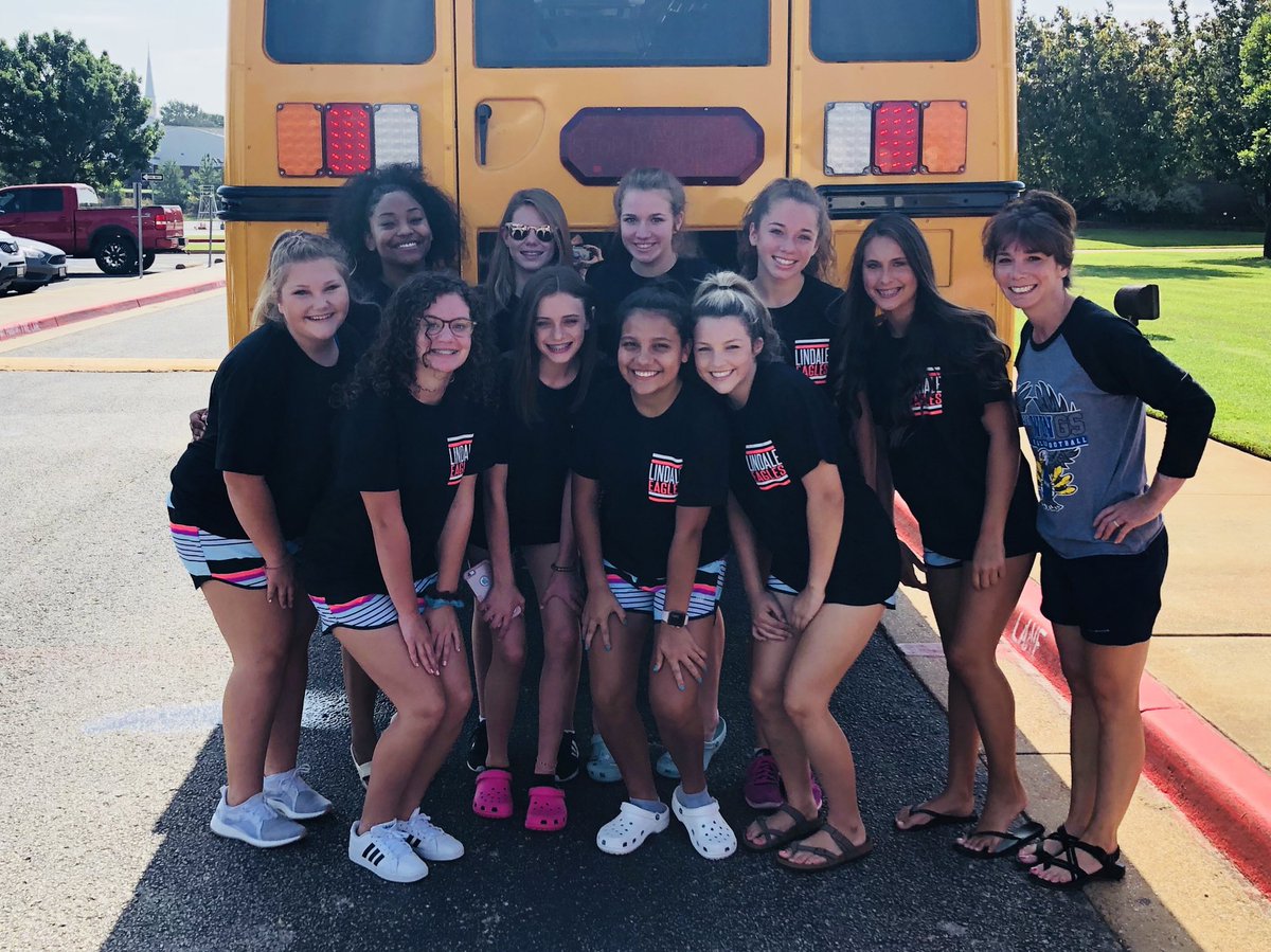 wheelssr's tweet photo. Lindale JV. And V Cheer are headed to camp !! We are ready for 2018-2019🎉🎉🎉#goeagles https://t.co/Dz2idt3Uw5