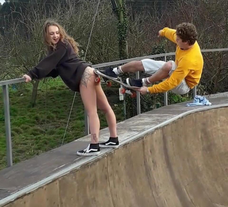 maxmoefoe's tweet image. T H O T   S T A L L