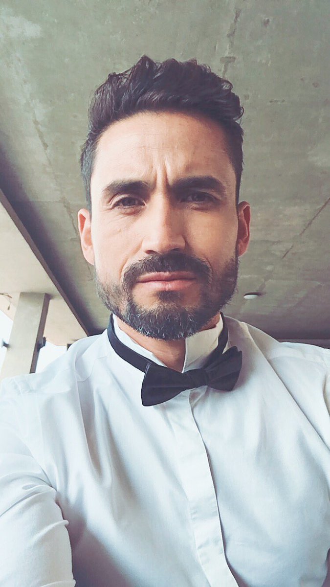 Día de fotitos con moño chueco... #action #FelizMiercoles #life #mexico #BuenMiercoles #HoyToca