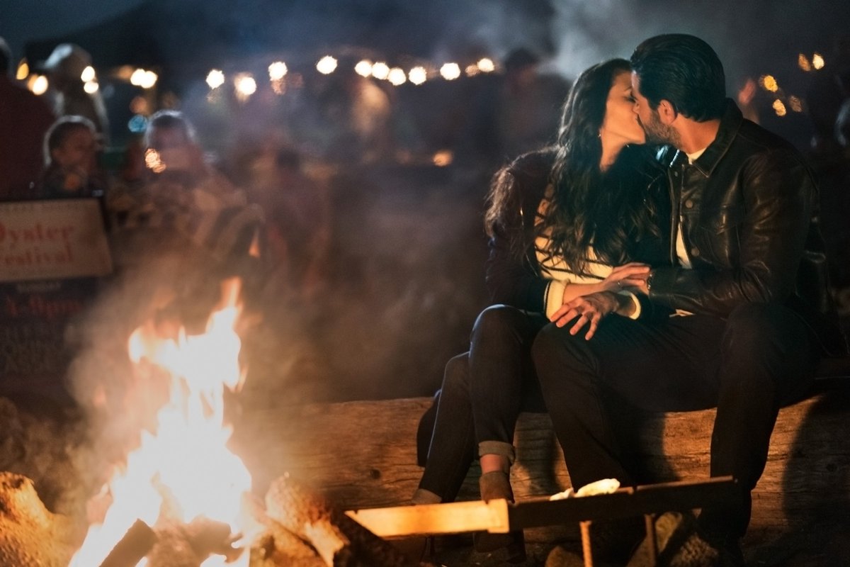 Meghan Ory France tweet media