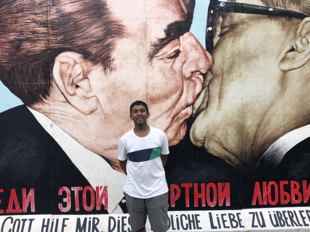 HistoryOlympiad's tweet photo. IHO and IGB participants and parents checking out the Berlin Wall!!! https://t.co/wmEwHZlnaN