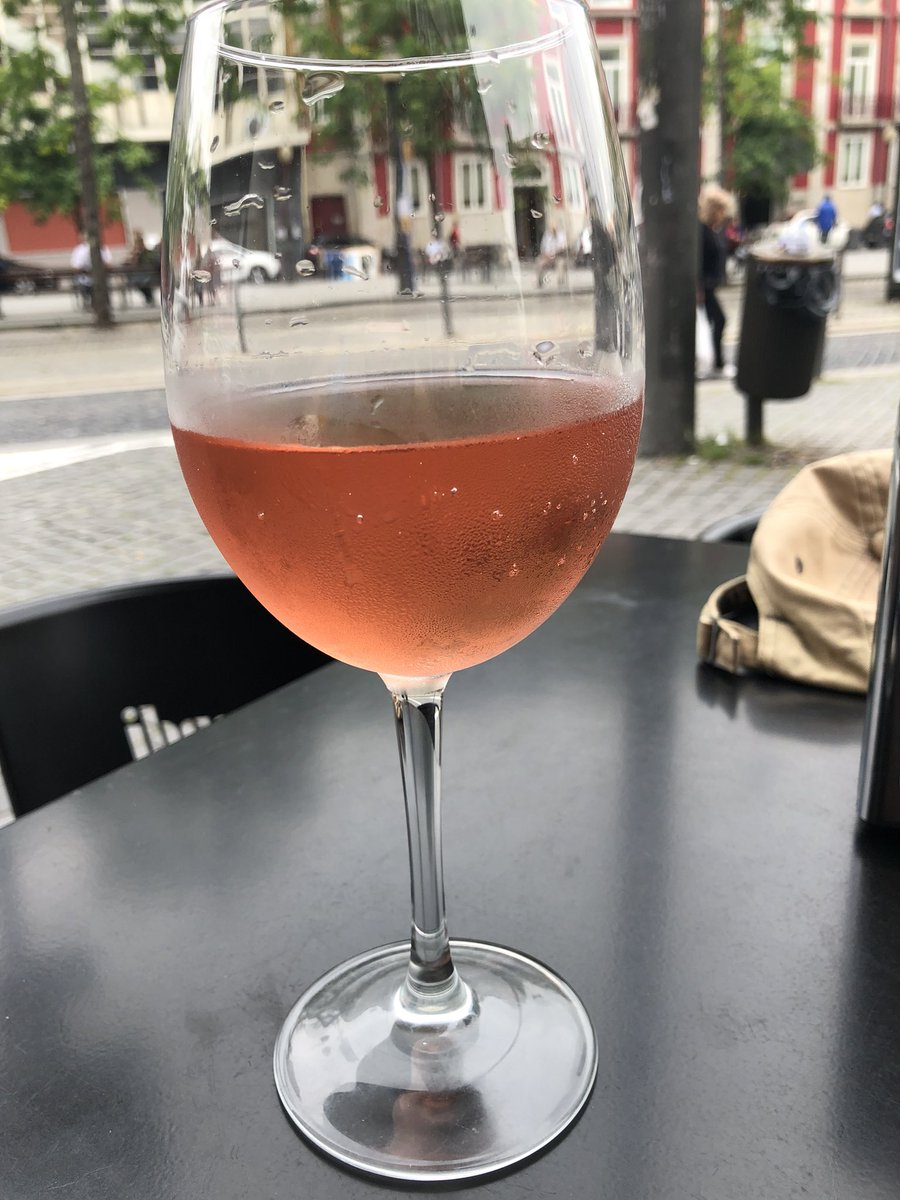 SharonAxten's tweet image. PT time in Porto @transitionPTcom  😂😂😘