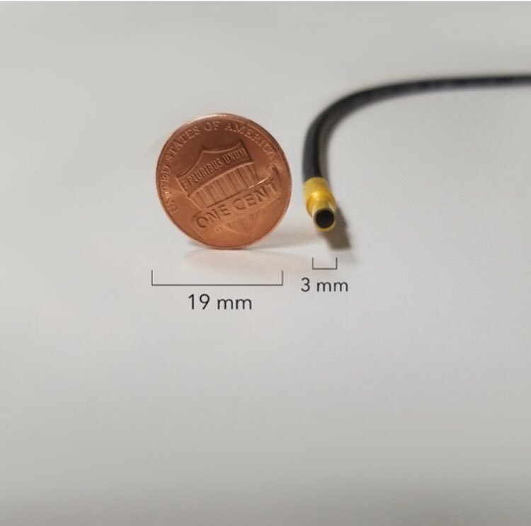 StingerHQ's tweet photo. Are pennies really that big? Or is Stinger's new Fiber Laser really that small? The tiniest protection against laser speed traps. Breakthrough size. Top performance. #SpeedTrapProtection #Stinger #RadarDetector https://t.co/prkTjpgym2